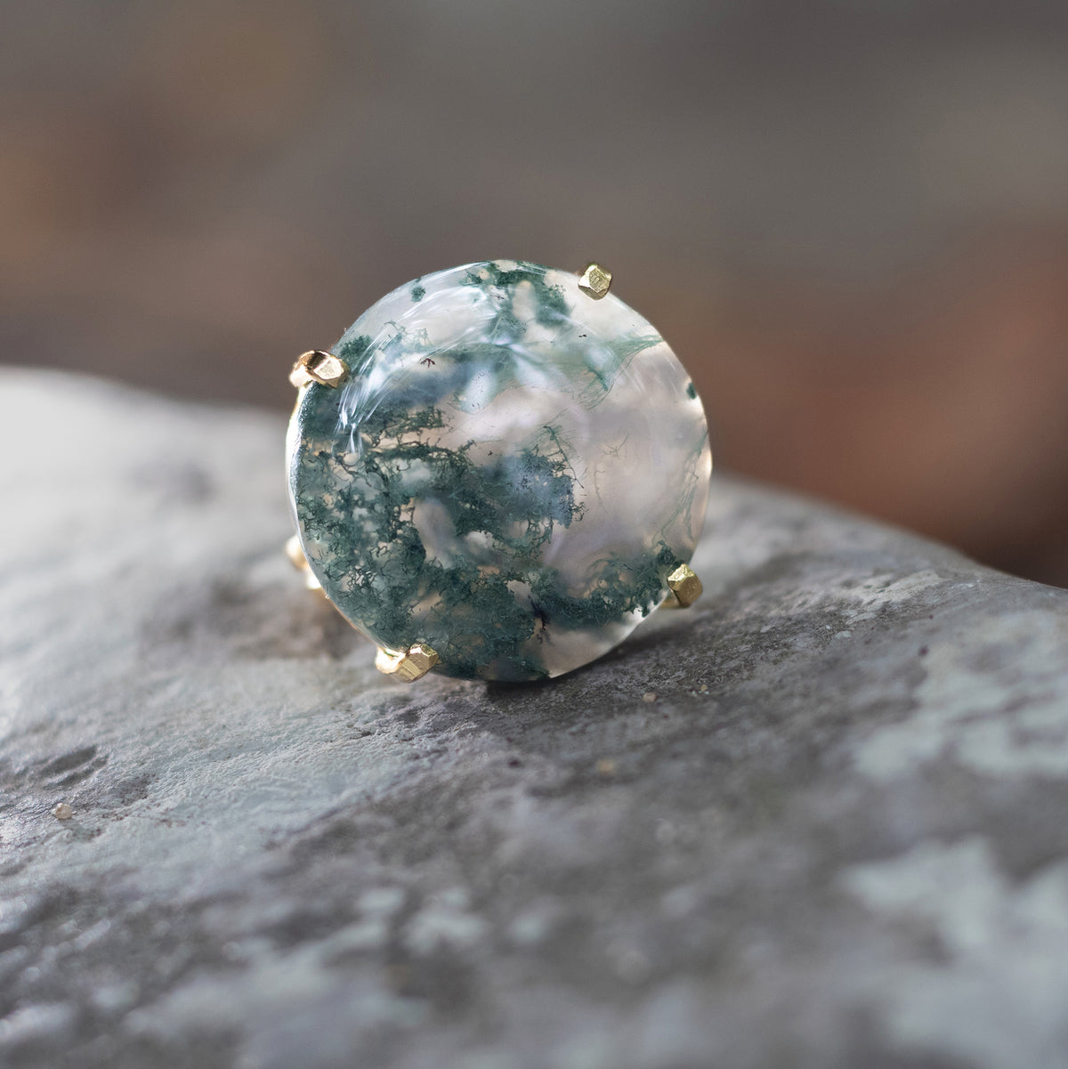 Bague en agate mousse avec cabochon rond