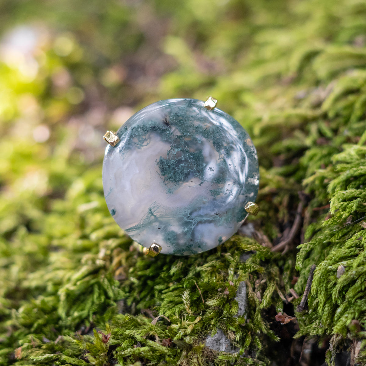 Bague en agate mousse avec cabochon rond