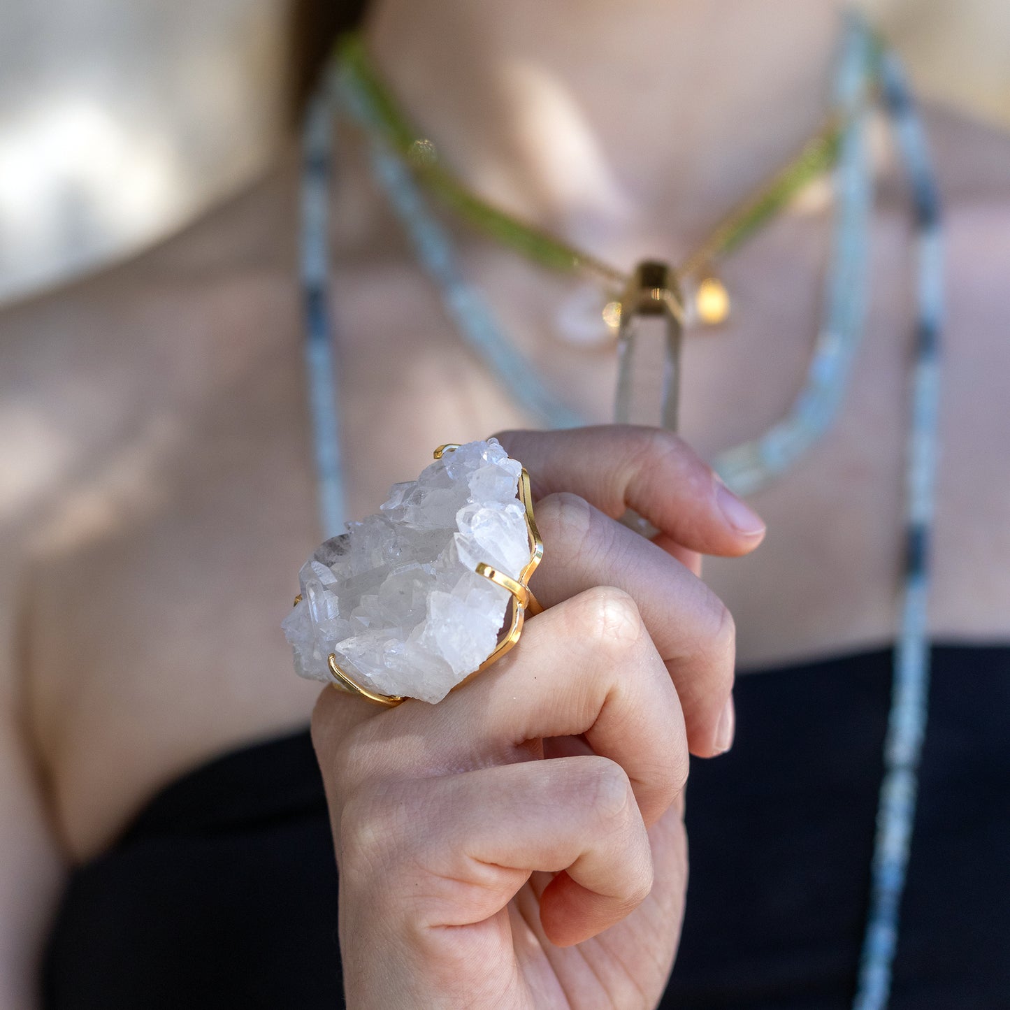 Bague oversize en cristal de roche en grappe