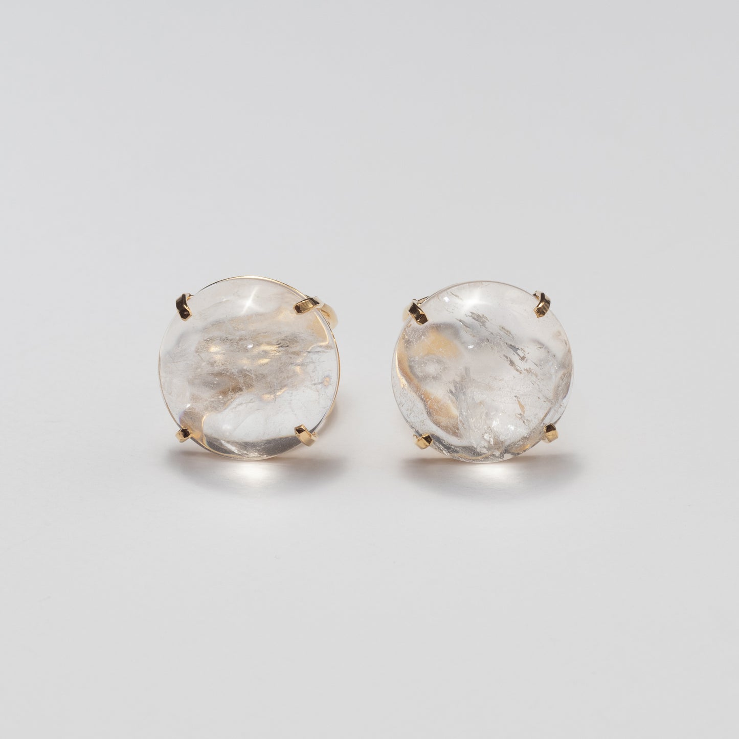 Bague en cristal de roche cabochon rond