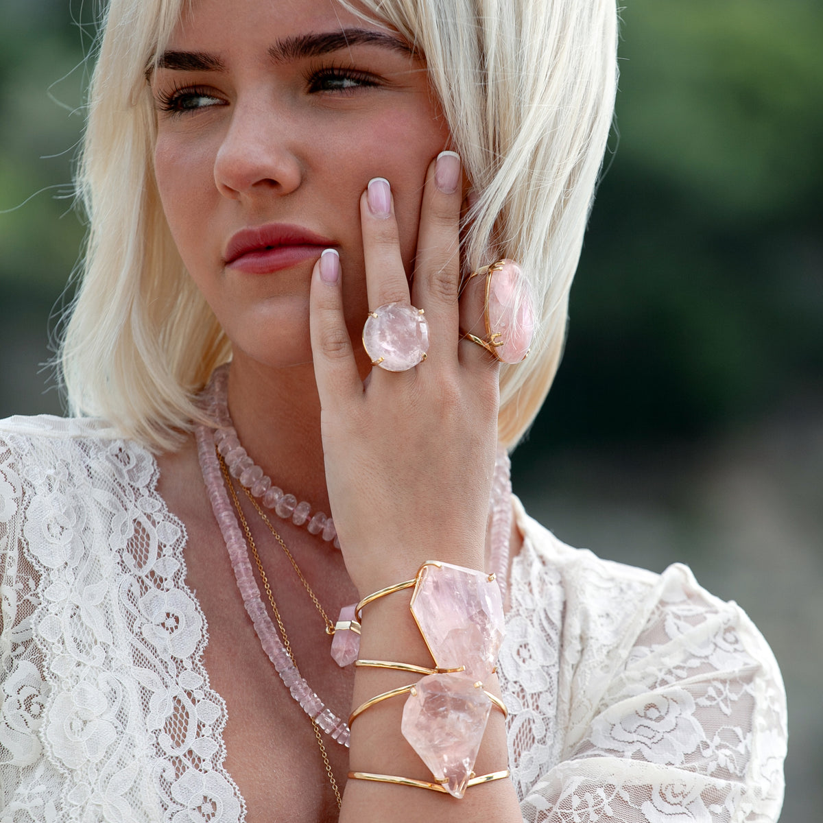 Bague en quartz rose avec cabochon rond