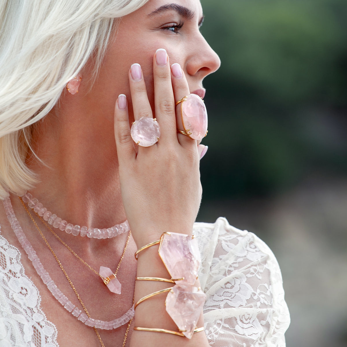 Bague en quartz rose avec cabochon rond