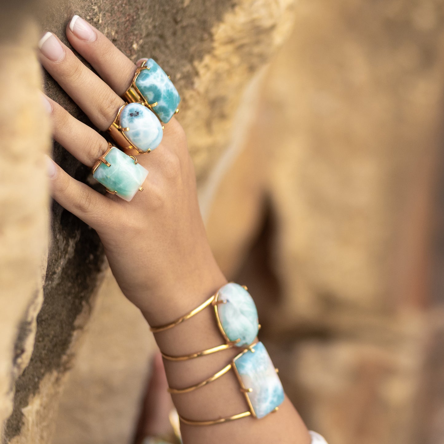 Bague ouverte en larimar rectangulaire