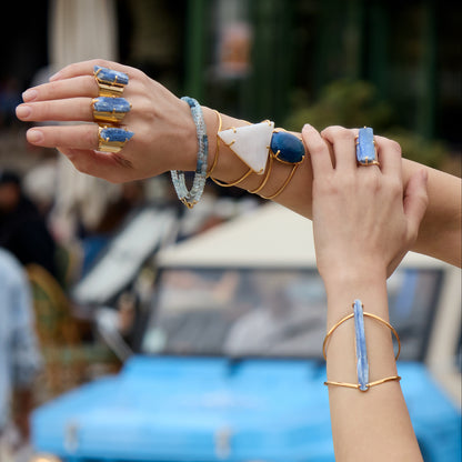 Bague ouverte en cyanite bleue brute
