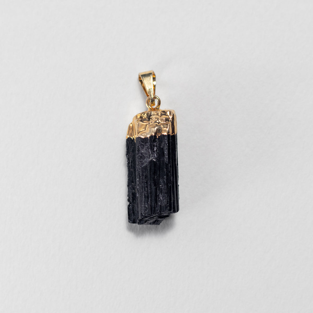 Bague en onyx noir facetté forme libre