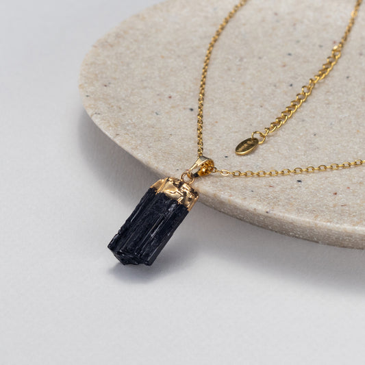 Bague en onyx noir facetté forme libre