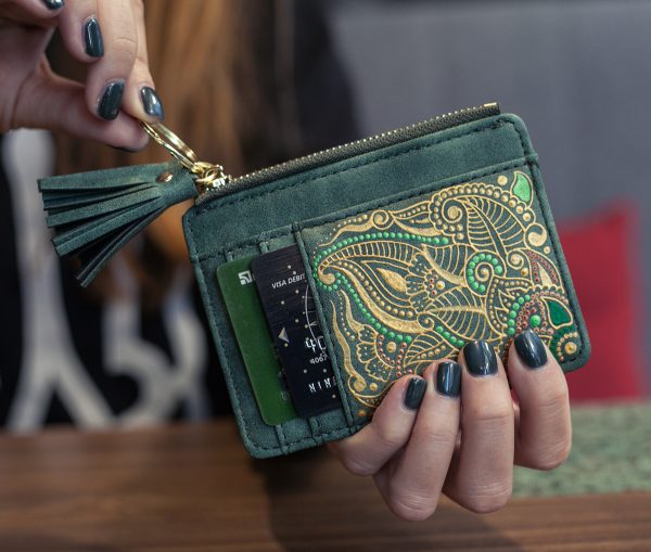 Slim wallet with tassel - green